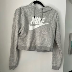 Cropped Nike hoodie